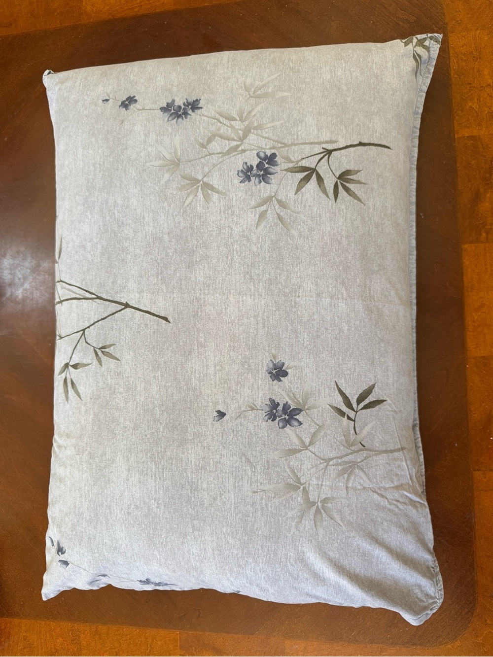 Calvin Klein Bamboo Flowers Pillowcase/Shams - Standard Size (2 cases) - Picture 3 of 6